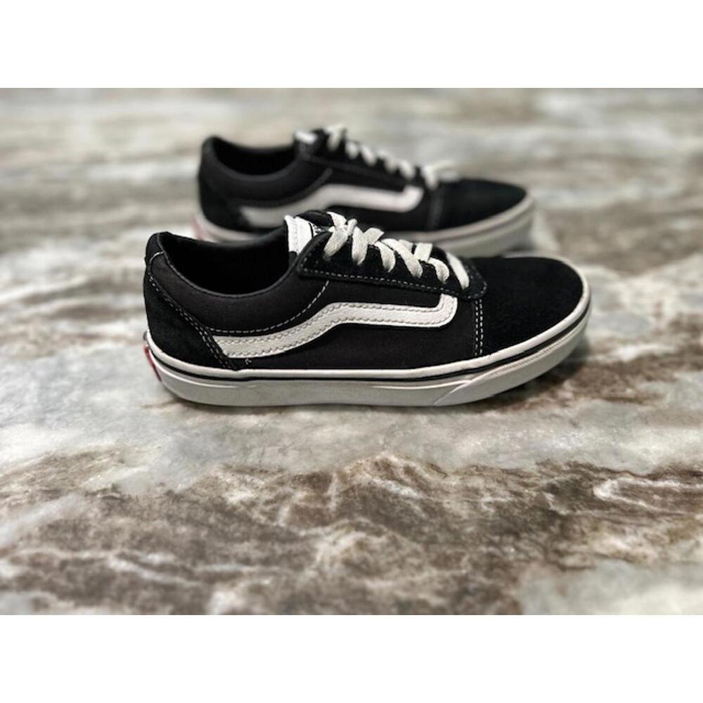 ✨ Vans Black Canvas Sneakers • Youth 3